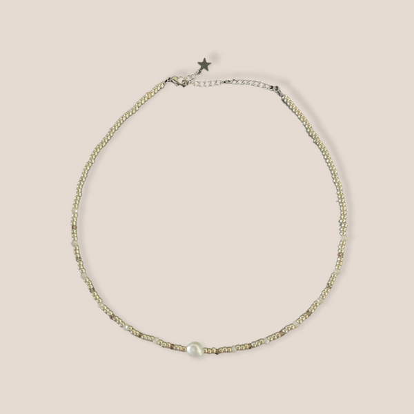 Ketting Minimalistic pearl goud